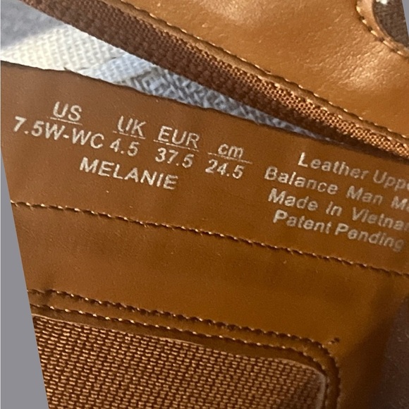 NWT NATURALIZER Wide Calf Brown Knee High Block Heel Leather Boots Size 7.5 - Picture 13 of 13